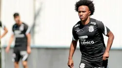 Willian durante atividade no CT Joaquim Grava (Corinthians/Reprodução)