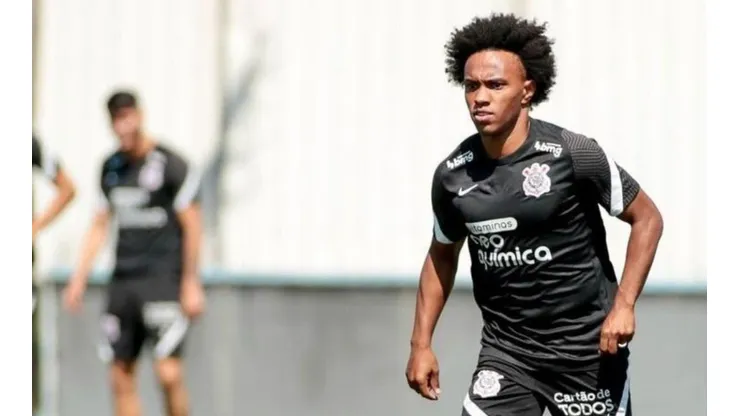 Willian durante atividade no CT Joaquim Grava (Corinthians/Reprodução)