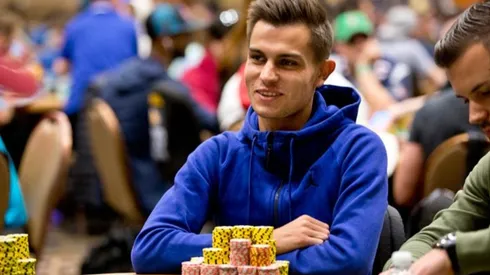 Arthur Conan venceu o torneio de heads-up da WSOP e garantiu boa forra (Foto: Jamie Thomson/WSOP)