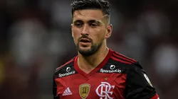 De Arrascaeta, em campo pelo Flamengo (Foto: Thiago Ribeiro/AGIF)