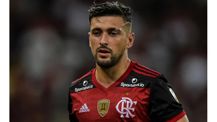 De Arrascaeta, em campo pelo Flamengo (Foto: Thiago Ribeiro/AGIF)