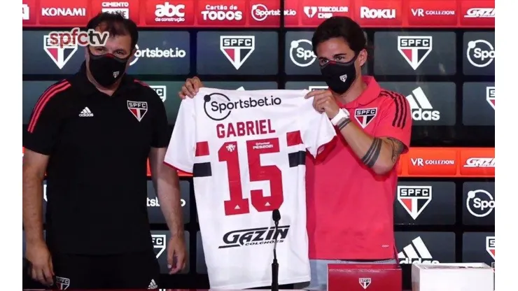 Gabriel Neves sendo apresentado no São Paulo. (Foto: Reprodução SPFCtv)