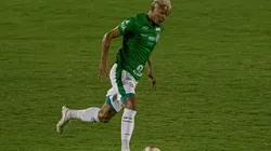 Chegada de novo zagueiro ao Cuiabá pode facilitar ida de Walber para o Vasco (Foto: Rebeca Reis/AGIF)