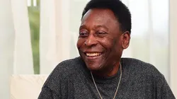 Pelé tranquilizou os fãs nesta terça-feira (31) (Foto: Getty Images)