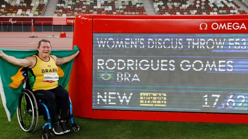 Beth Gomes, que foi ouro nesta segunda (30), com novo recorde mundial estabelecido para a prova de lançamento de disco: 17,62m. (Foto: Getty Images)