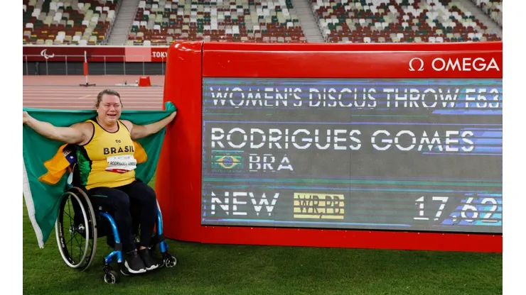 Beth Gomes, que foi ouro nesta segunda (30), com novo recorde mundial estabelecido para a prova de lançamento de disco: 17,62m. (Foto: Getty Images)