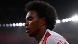 Willian com a camisa do Arsenal (Getty Images)