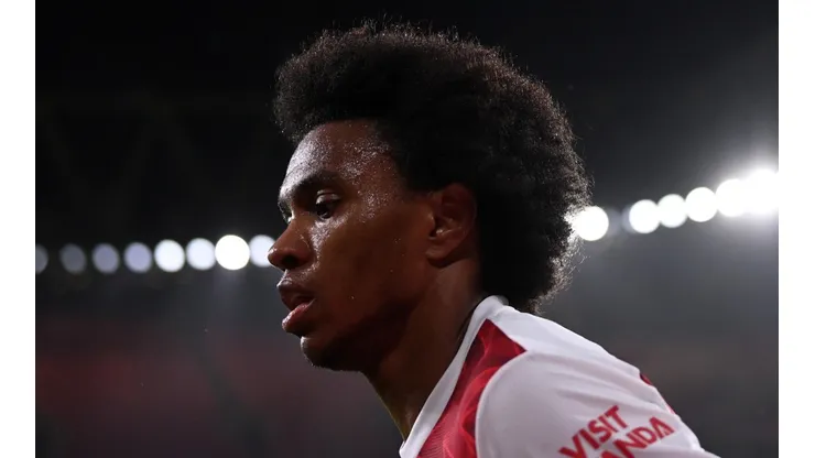 Willian com a camisa do Arsenal (Getty Images)