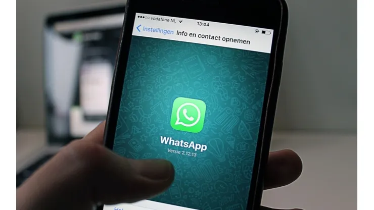 Vírus pode infectar celular através do WhatsApp