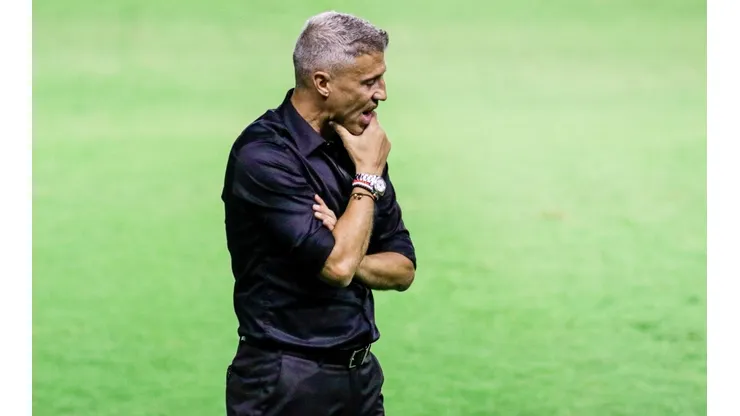 Com chegada de Gabriel Neves, meia do São Paulo pode deixar o clube de graça. (Foto: Rafael Vieira/AGIF)