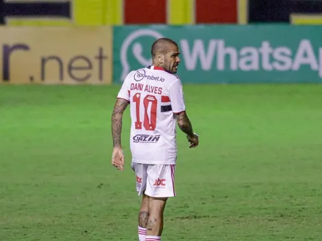 Cicinho, campeão mundial pelo São Paulo, detona Daniel Alves após imagem do jogador em balada ser divulgada