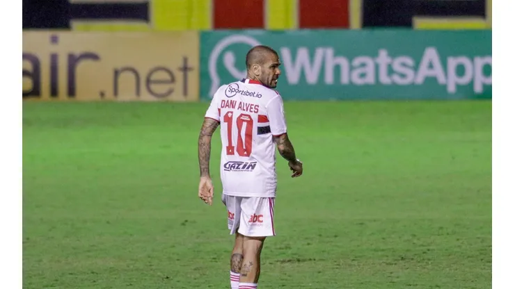 Cicinho, campeão mundial pelo São Paulo, detona Daniel Alves após imagem do jogador em balada ser divulgada. (Foto: Rafael Vieira/AGIF)