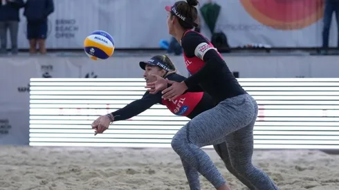 Andressa e Vitoria foram eliminadas nas quartas da etapa de Brno do Circuito Mundial de Vôlei de Praia (Foto: Divulgação/FIVB)