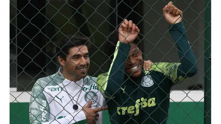 Abel Ferreira e Luiz Adriano: atacante vem sendo pouco utilizado (Foto: Cesar Greco/Palmeiras/Divulgação)
