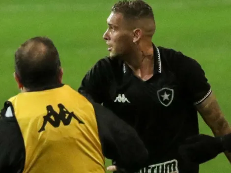 Enderson avalia alternativas a Navarro e atualiza situações de goleiros