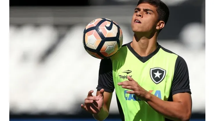 Fernando Costanza em treino do Botafogo em 2018 — Foto: Vitor Silva/SSPress/Botafogo