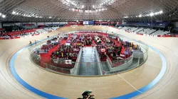 Registro do Velódromo de Izu, onde acontecem as competições de paraciclismo de pista; na foto, Ana Raquel, que competiu ontem. (Foto: Getty Images)