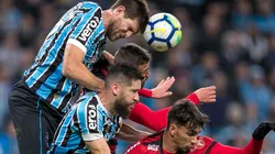 Grêmio e Flamengo, em campo pela Copa do Brasil de 2018 (Foto: Liamara Polli/AGIF)