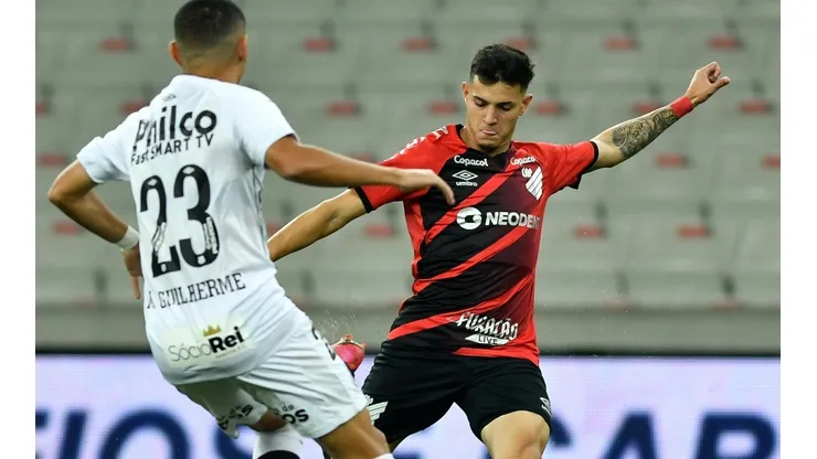Jader: foi titular pela primeira vez contra o Santos (Foto: Gustavo Oliveira/athletico.com.br/Divulgação)