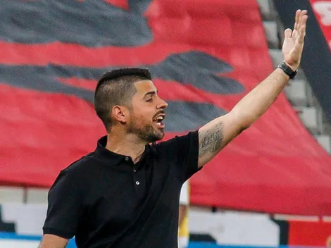 “Falha imperdoável”: António Oliveira se irrita e aponta prejuízo do Furacão no duelo contra o Santos