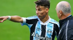 Atacante voltou recebendo críticas de conselheiros e torcedores (Foto: Pedro H. Tesch/AGIF)