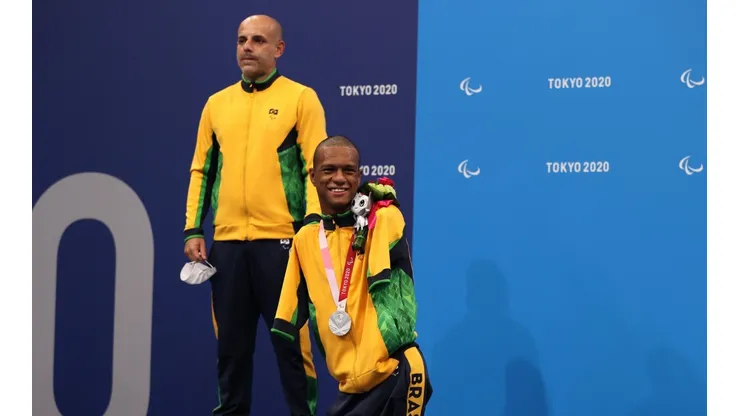 Gabriel G. Araujo, que, na final dos 100m costas, classe S2, fez o tempo de 2h2min47 e ficou com a prata. (Foto: Getty Images)