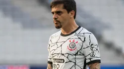 Fagner: não tem um reserva consolidado no Timão (Foto: Robson Mafra/AGIF)