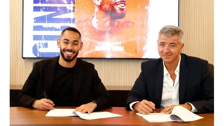 Contrato assinado pelo jogador tem validade pelos proximos cinco anos | Crédito: Divulgação Atleti
