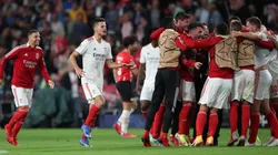 Encarnados comemoram a classificação para a fase de grupos da Champions League (Foto: Getty Images)