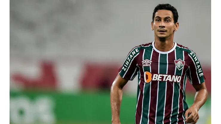 Ganso é operado com sucesso após fratura no braço direito (Foto: Thiago Ribeiro/AGIF)