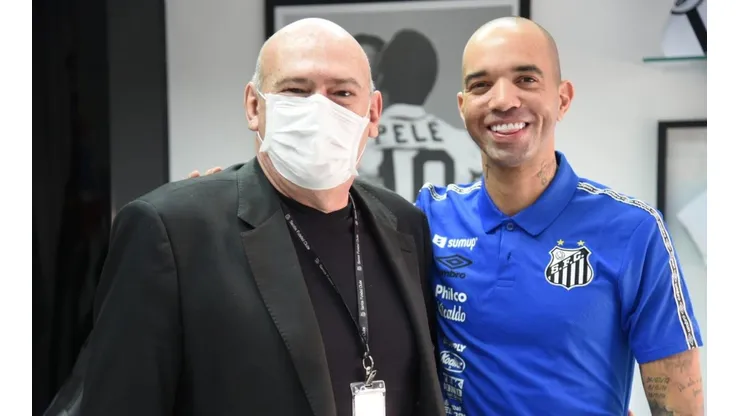 Diego Tardelli é o novo reforço do Santos. (Foto: Reprodução Twitter Santos)