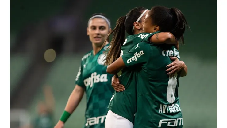 Palmeiras reverteu o placar desvantajoso diante do Grêmio, nesse domingo, e se garantiu nas semifinais do Brasileirão Feminino. (Foto: Reprodução Twitter Brasileirão Neoenergia)