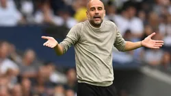 Pep Guardiola durante jogo do Manchester City contra o Norwich City (Getty Images)