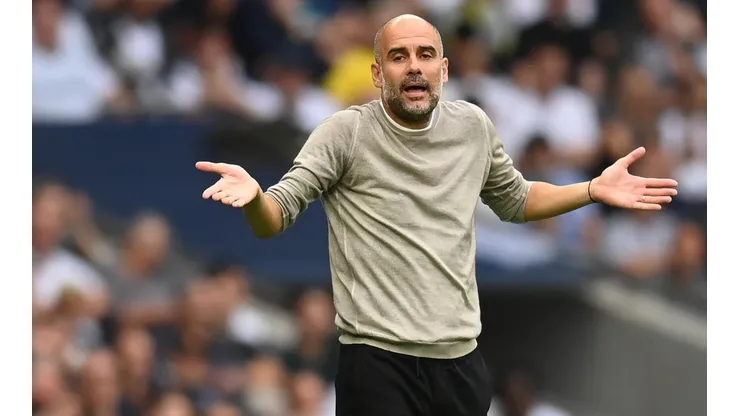 Pep Guardiola durante jogo do Manchester City contra o Norwich City (Getty Images)