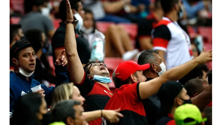 Torcida em jogo do Flamengo, no Mané Garrincha. (Foto: Getty Images)