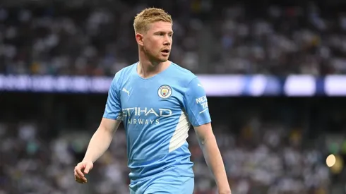 UEFA divulga os finalistas ao prêmio de melhor jogador da Europa; De Bruyne, Jorginho e N'Golo Kanté disputam a premiação. (Foto: