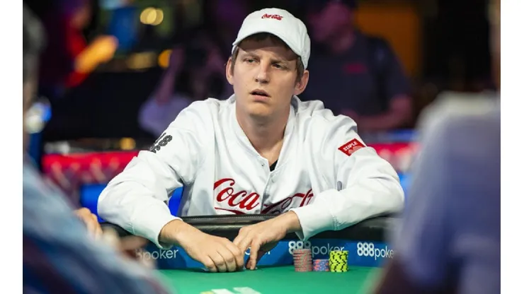 Vincas Tamasauskas em ação durante a WSOP de 2019 (Foto: Joe Giron/Divulgação WSOP)