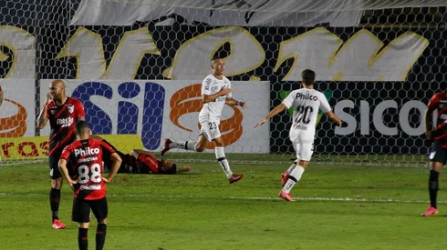 Santos e Athletico-PR fazem o primeiro jogo no retorno das quartas de final | Crédito: Getty Images