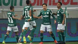Jogadores do Palmeiras comemoram o gol de Raphael Veiga (Foto: Getty Images)