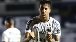 Com o time profissional do Santos marcou 17 gols em 84 jogos | Crédito: Getty Images