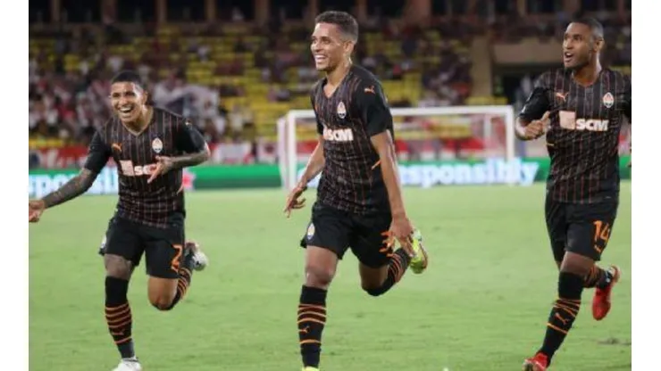 Pedrinho, ex-Corinthians marca e coloca Shakhtar na frente por classificação para fase de grupos da Champions League. (Foto: Getty Images)