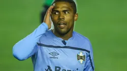 O meia-atacante vem sendo cobrado por um melhor desempenho (Foto: Pedro H. Tesch/AGIF)