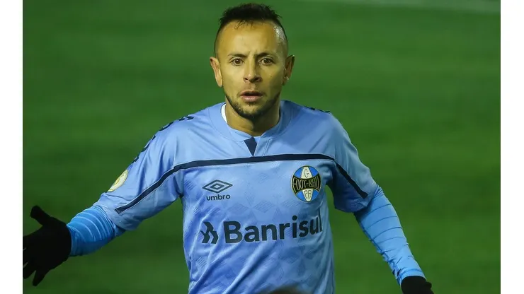 Rafinha: elogiou o grupo do Grêmio (Foto: Pedro H. Tesch/AGIF)