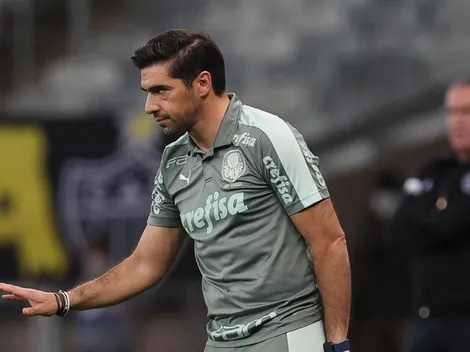 Abel revela pedido de desculpas do árbitro após expulsão