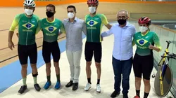 Atletas e integrantes da Confederação Brasileira de Ciclismo receberam o prefeito de João Pessoa no Velódromo do Rio. (Foto: Divulgação Confederação Brasileira de Ciclismo)