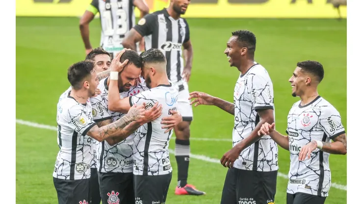 Corinthians vence o Ceará em casa por 3 x 1 com golaço do reestreante Renato Augusto; veja os melhores momentos. (Foto: Marcello Zambrana/AGIF)