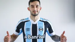 Villasanti: apresentado oficialmente (Foto: Lucas Uebel/Grêmio/Divulgação)