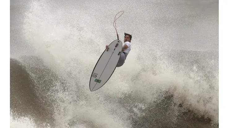 Medina mandou um rodeo neste segunda dia da etapa do México da WSL (Foto: Getty Images)
