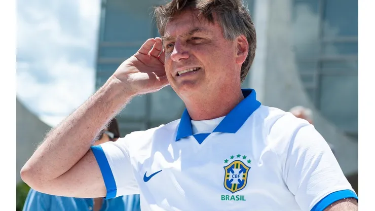 Presidente Jair Bolsonaro sanciona lei que permite que times virem clube-empresas. (Foto: