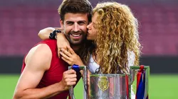 Shakira beija o rosto de Gerard Piqué